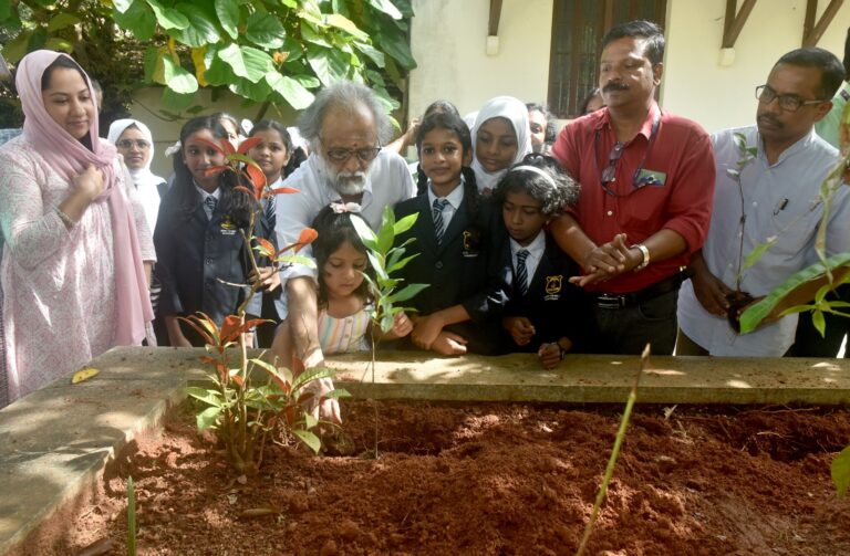 കലാലയങ്ങളെ ഹരിതാഭമാക്കാന്‍ റൂഹിയുടെ ‘ട്രീ സ്‌കൂള്‍ നഴ്‌സറി’ 