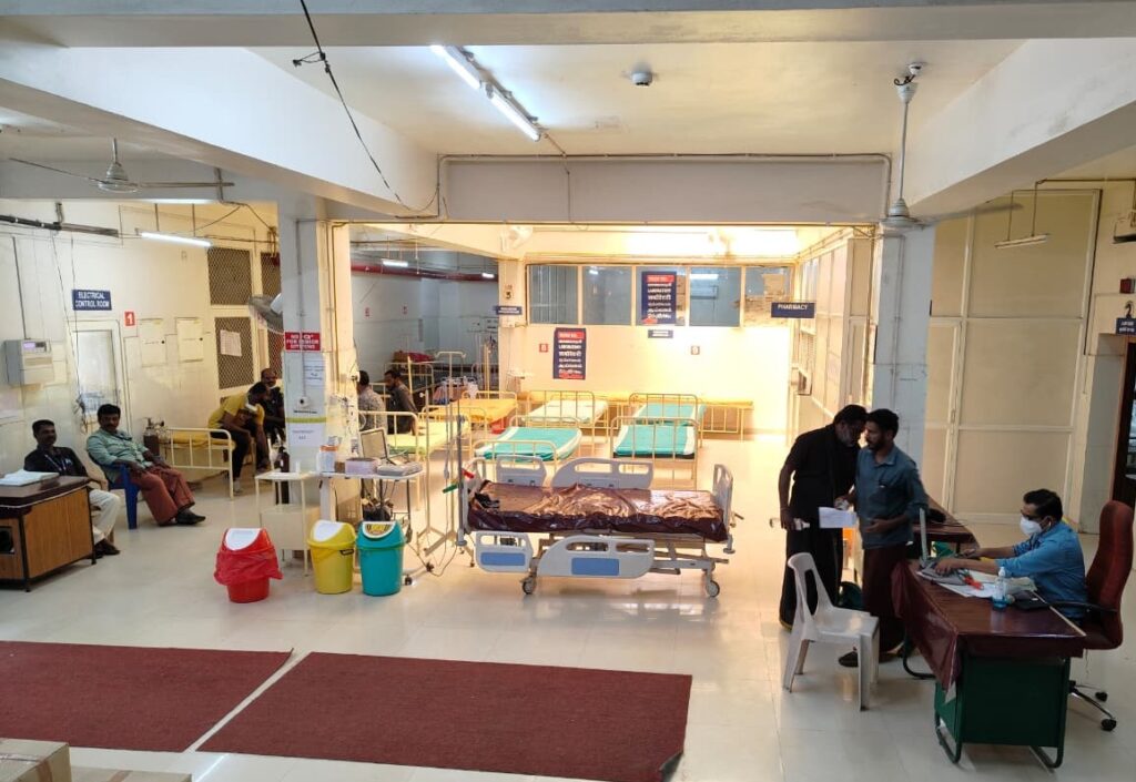 ആരോഗ്യത്തോടെ ശരണയാത്ര: ശബരിമല കയറും മുമ്പേ ഇക്കാര്യങ്ങള്‍ അറിയണം, Sabarimala pilgrimage, Sabarimala temple, Lord Ayyappa, Ayyappa Swamy, Makaravilakku, Sabarimala online booking, Sabarimala darshan tickets, How to plan Sabarimala pilgrimage, Sabarimala pilgrimage tips, Sabarimala vratham rules, Sabarimala temple timings, Sabarimala accommodation, Irumudi kettu preparation, Pathinettam padi steps, Makaravilakku festival date, Sabarimala pilgrimage routeErumeli, Pamba, Chalakkayam pathsMandala puja Sabarimala41-day season ritualsNeyyabhishekam SabarimalaGhee abhishekam poojaGanapati homam SabarimalaGanesha worship at PambaAravana payasam prasadamTemple offeringsSabarimala pilgrim dress codeBlack/blue attire rulesErumeli to Sabarimala trekForest trail detailsMalikappuram templeAdjacent Devi shrineVavar mosque SabarimalaInterfaith harmony siteSabarimala spot booking countersOn-site reservations, calicutreporter.com, calicutreporterdotcom