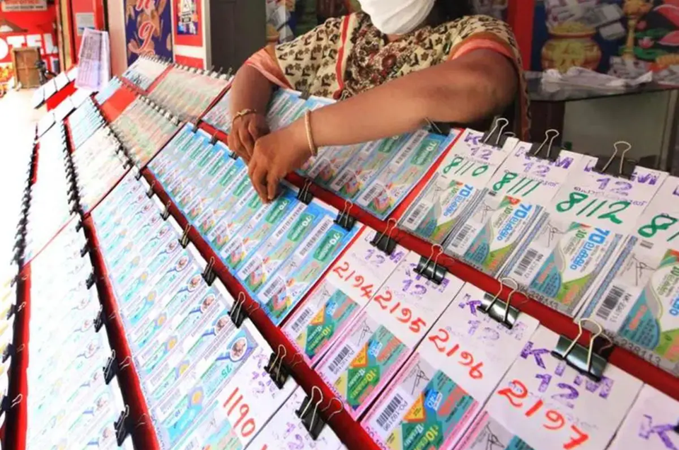 പൂജാ ബമ്പര്‍: ഒന്നാം സമ്മാനം പാലക്കാട് വിറ്റ ടിക്കറ്റിന്‌ kerala pooja bumper result pooja bumper lottery result pooja bumper br-106 result kerala lottery pooja bumper pooja bumper 2025 result kerala pooja bumper br-106 result today pooja bumper lottery first prize kerala pooja bumper ticket price pooja bumper result 2025 live how to claim pooja bumper prize pooja bumper bhagyakuri result kerala bumper lottery result today pooja bumper winner list pdf