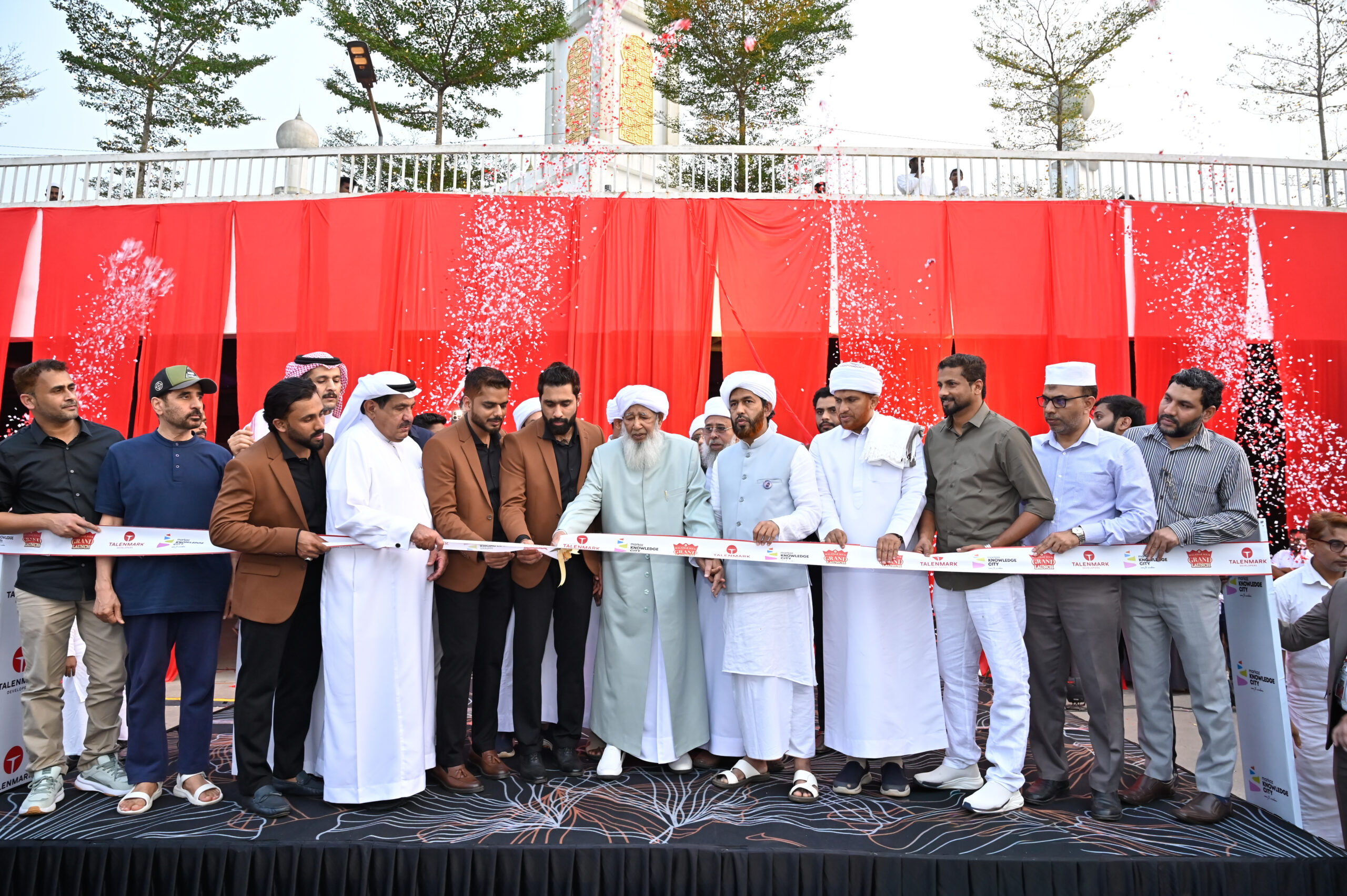 മലൈബാർ സൂഖ് നാടിനു സമർപ്പിച്ചു, malabar souq malabar souq online shopping malabar souq app malabar souq offers malabarsouq.com, malabar souq grocery delivery cheap electronics on malabar souq latest offers malabar souq app buy home furniture online malabar souq online shopping for stationery and drinks India