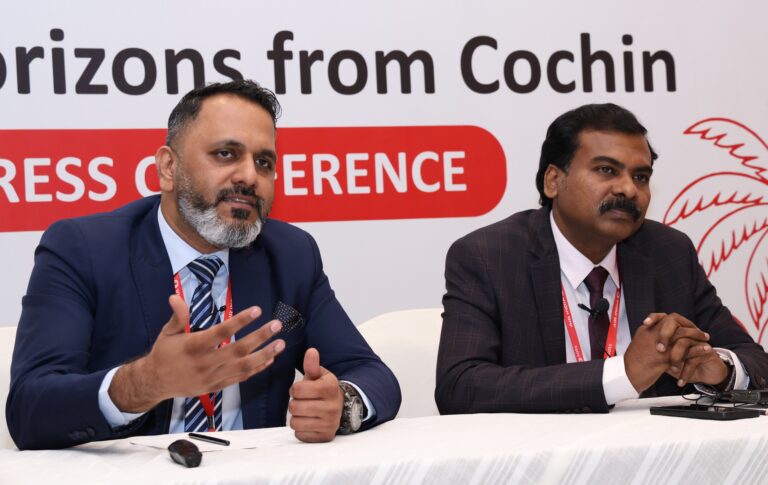 കൊച്ചി വിമാനത്താവളത്തിൽ എയര്‍ ഇന്ത്യ സാറ്റ്‌സിന്‍റെ ഗ്രൗണ്ട് ഹാൻഡ്‌ലിംഗ് പ്രവർത്തനങ്ങൾ ആരംഭിച്ചതായി എയര്‍ ഇന്ത്യ സാറ്റ്‌സ് ബിസിനസ് ഡെവലപ്‌മെന്‍റ് ഹെഡ് കൽപേഷ് സിങും കൊച്ചി സ്റ്റേഷൻ ഹെഡ് സെന്തിൽ കുമാറും ചേർന്ന് പ്രഖ്യാപിക്കുന്നു., air india kozhikode, air india calicut, air india flights to kozhikode, air india ccj flights, delhi to kozhikode air india, mumbai to kozhikode air india, air india express kozhikode, cheap flights to kozhikode air india, book air india flights from delhi to kozhikode, air india direct flights to calicut, air india kozhikode to dubai fare, flights from kozhikode to london air india,