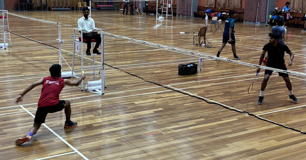 ഇൻ്റർസോൺ ഷട്ടിൽ ബാഡ്മിൻ്റൺ ക്രൈസ്റ്റും ദേവഗിരിയും സെമിയിൽ